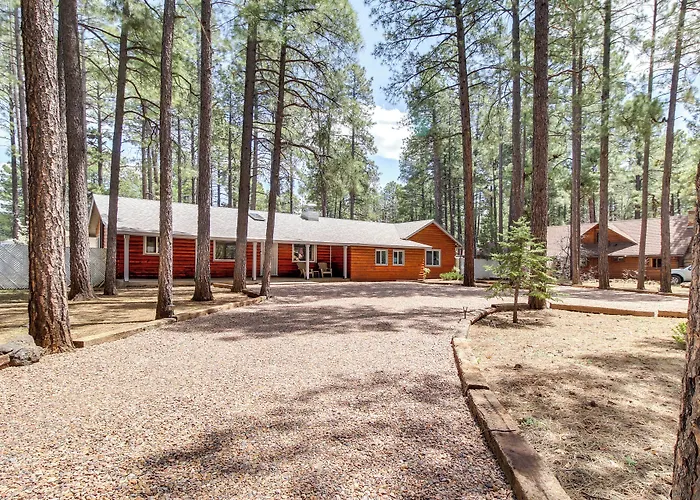 Dom wakacyjny Cabin, Walk To Woodland Park