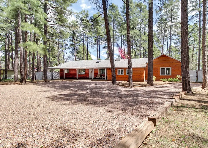 Dom wakacyjny Cabin, Walk To Woodland Park *